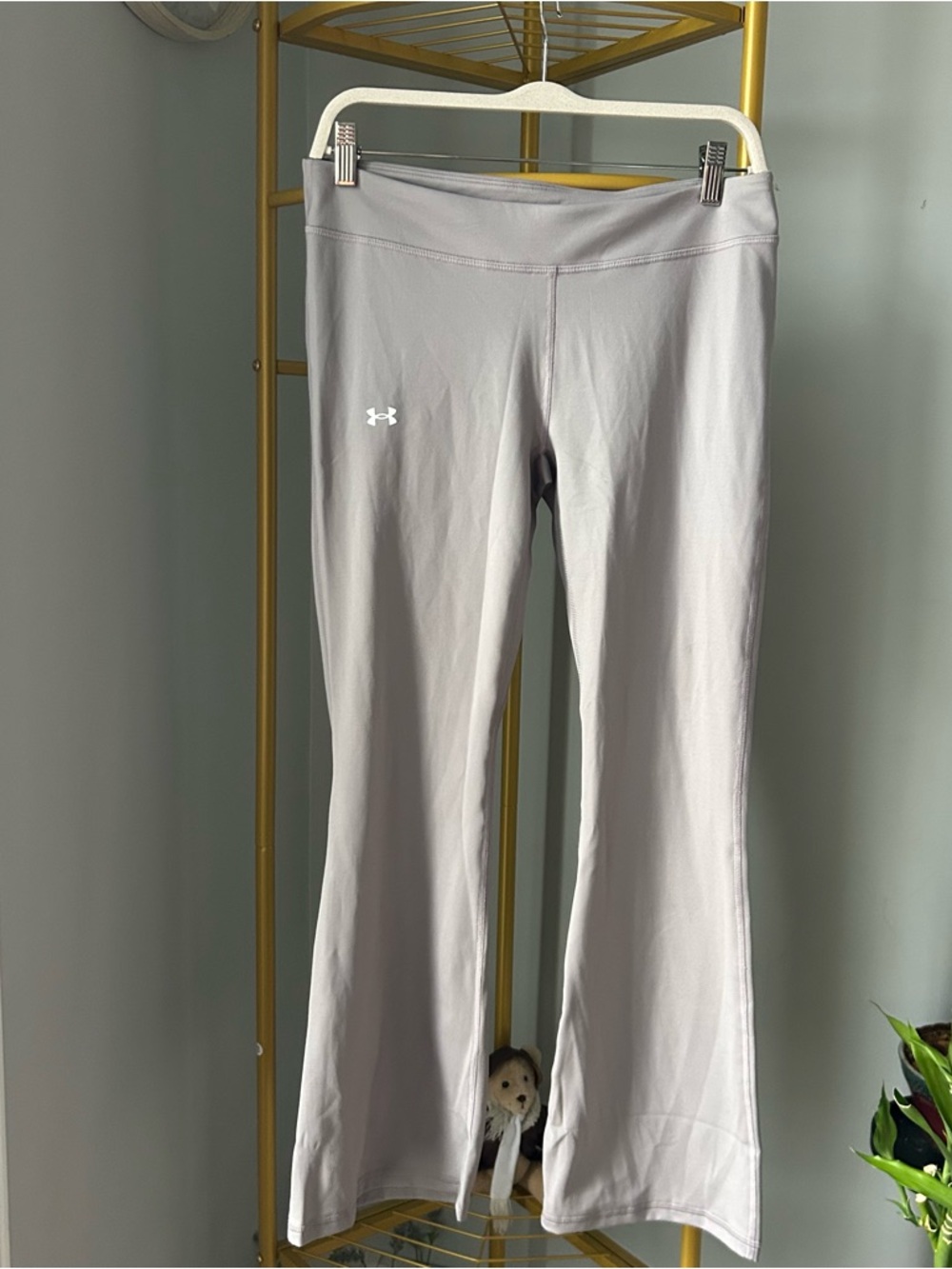 Under Armour Girls Light stone wash Performance motion flare pants zie XL NEW